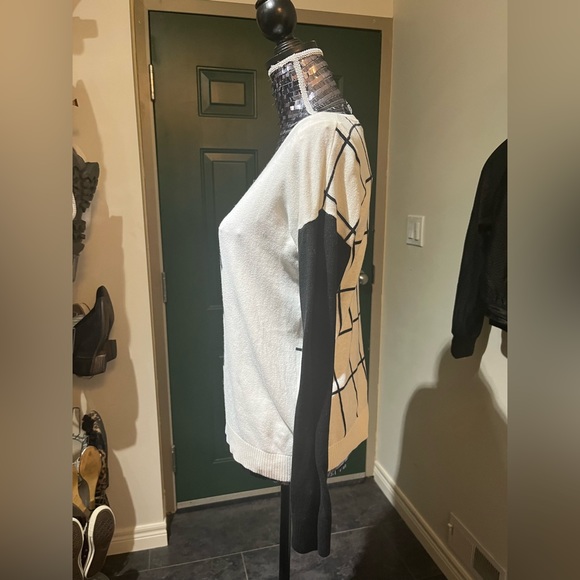 Unique woman pictogram sweater XS - Picture 6 of 9